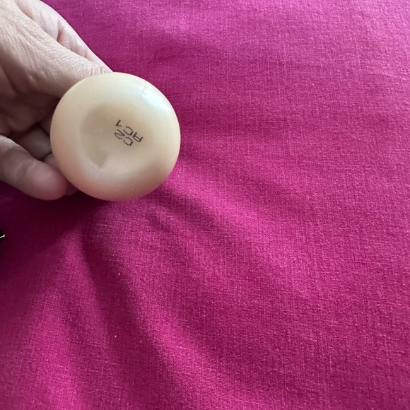 Mac STUDIO RADIANCE FACE AND BODY RADIANT SHEER FOUNDATION 50ML / 1.7 US FLOZ C2 - Picture 5 of 13